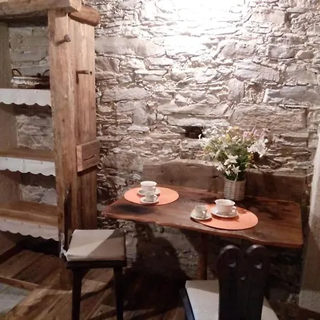 Alojamento de Acomodação e Pequeno-almoço Agri-b&b Lou Col