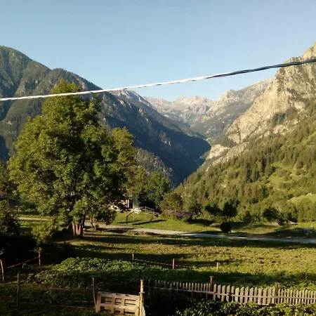 Oda ve Kahvaltı Agri-b&b Lou Col Canosio